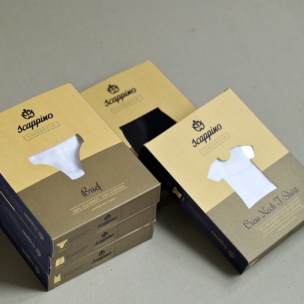 Hộp giấy đựng đồ lót có bóng kính tạo điểm nhấn cho sản phẩm 